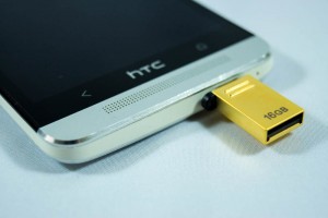 transcend-jetflash-380g-16gb-review1